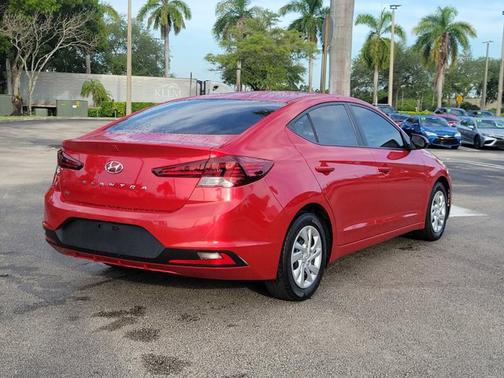 2020 Hyundai ELANTRA SE