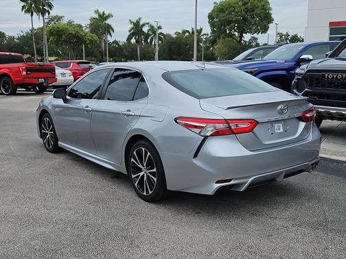 2020 Toyota Camry SE