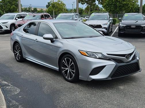 2020 Toyota Camry SE