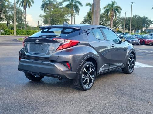 2021 Toyota C-HR XLE