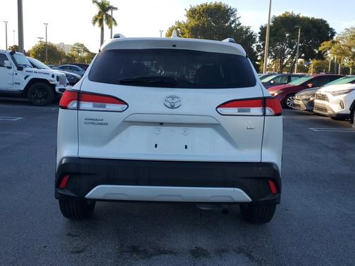 2024 Toyota Corolla Cross LE