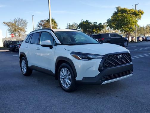 2024 Toyota Corolla Cross LE