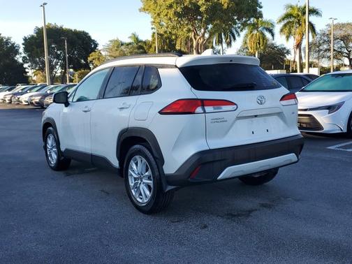 2024 Toyota Corolla Cross LE