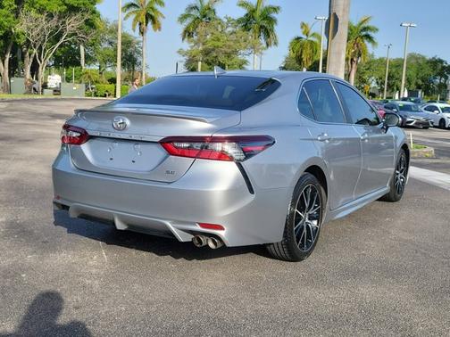 2021 Toyota Camry SE