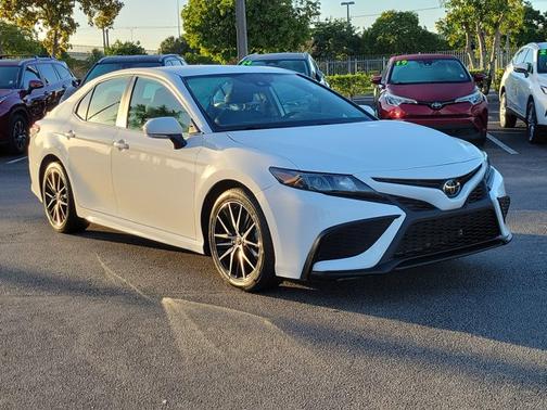 2023 Toyota Camry SE