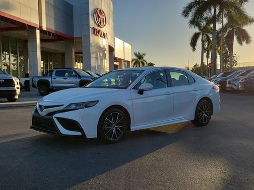 2023 Toyota Camry SE