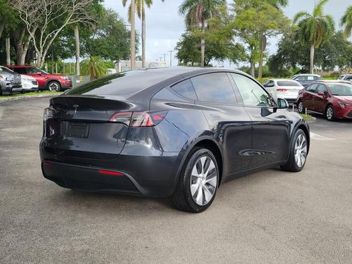 Gray 2024 Tesla Model Y Long Range
