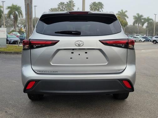 2024 Toyota Highlander XLE