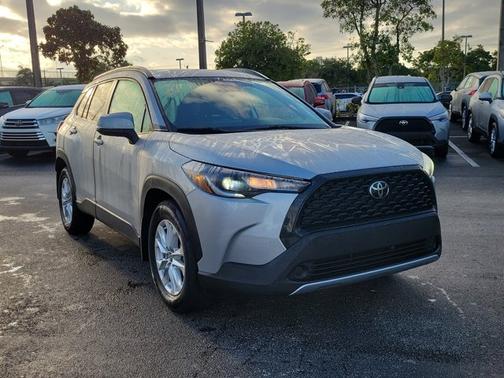 2023 Toyota Corolla Cross LE
