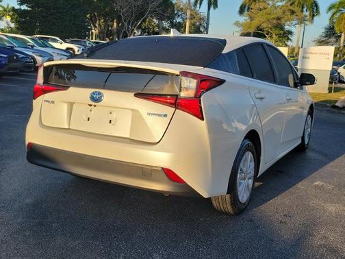 2019 Toyota Prius LE