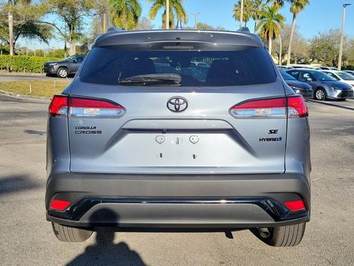 2024 Toyota Corolla Cross Hybrid SE
