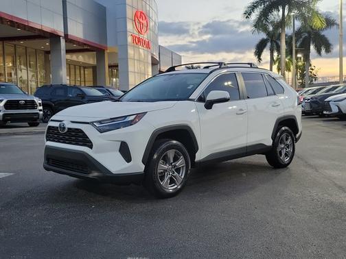 2023 Toyota RAV4 XLE