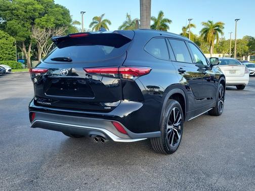 2022 Toyota Highlander XSE
