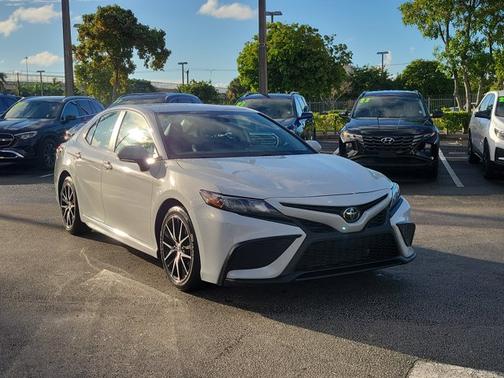 2023 Toyota Camry SE