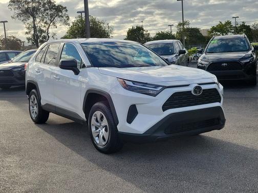 2023 Toyota RAV4 LE