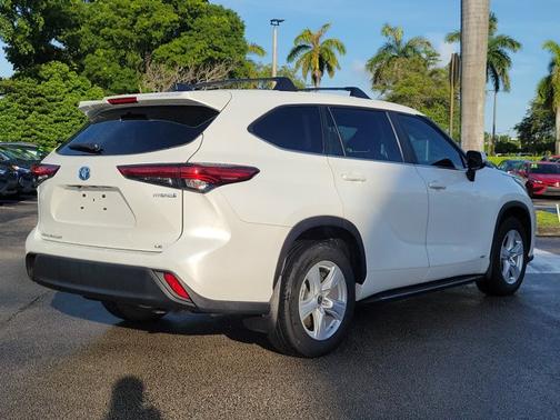 2023 Toyota Highlander Hybrid LE
