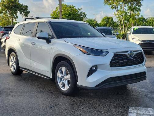 2023 Toyota Highlander Hybrid LE