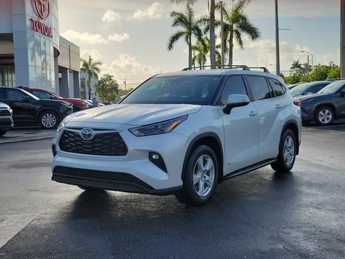 2023 Toyota Highlander Hybrid LE