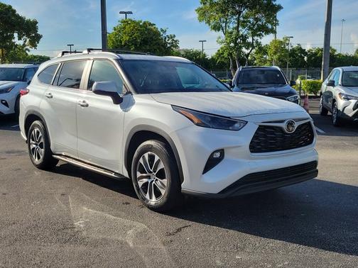 2023 Toyota Highlander XLE