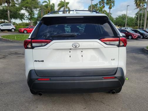 Super White 2020 Toyota RAV4 LE