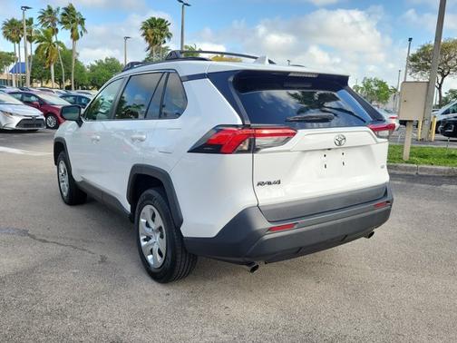 Super White 2020 Toyota RAV4 LE