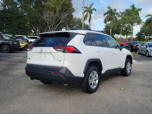 Super White 2020 Toyota RAV4 LE