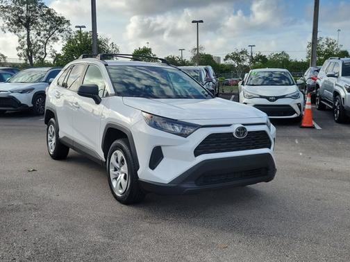 Super White 2020 Toyota RAV4 LE