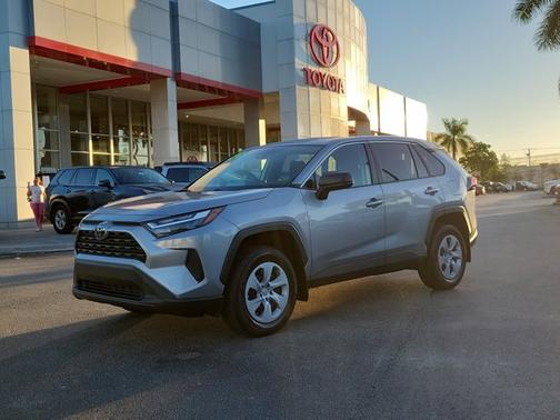2024 Toyota RAV4 LE