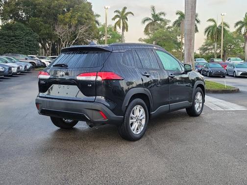 2024 Toyota Corolla Cross LE