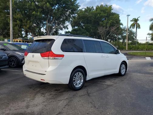 2014 Toyota Sienna XLE