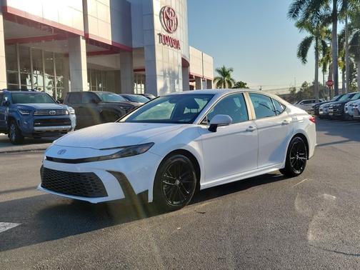 2025 Toyota Camry SE