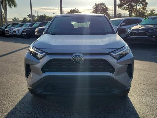2023 Toyota RAV4 LE