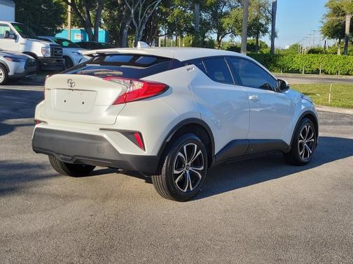 2021 Toyota C-HR LE