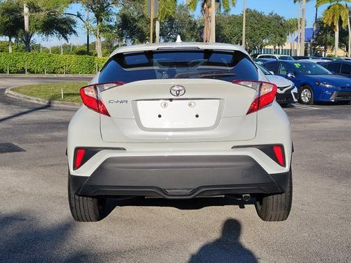 2021 Toyota C-HR LE