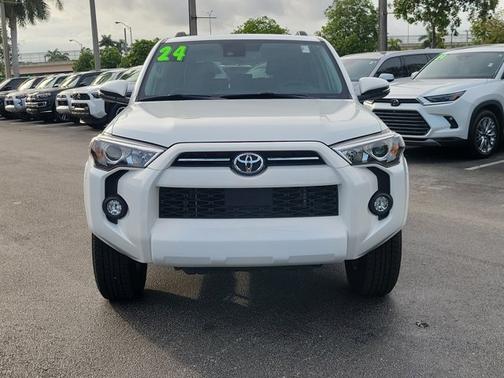 Ice 2024 Toyota 4Runner SR5 Premium