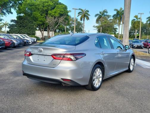 2022 Toyota Camry LE