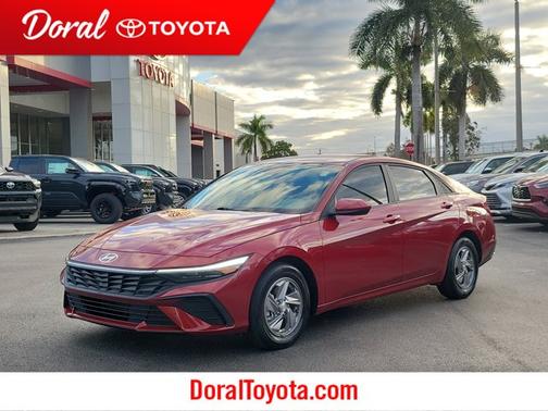 2024 Hyundai ELANTRA SE