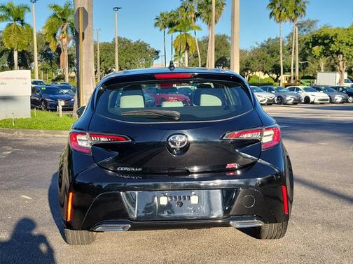 2021 Toyota Corolla Hatchback SE