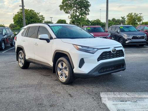 2024 Toyota RAV4 XLE