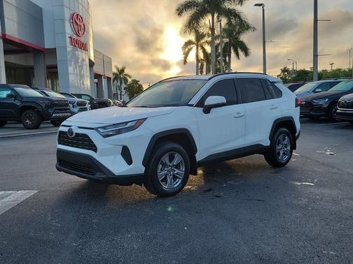 2024 Toyota RAV4 XLE