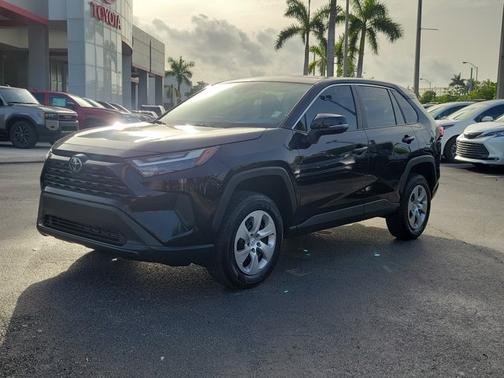 2023 Toyota RAV4 LE