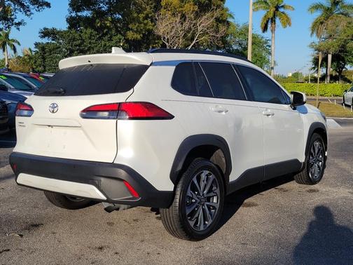 2022 Toyota Corolla Cross XLE
