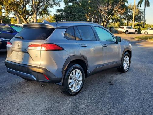 2024 Toyota Corolla Cross LE