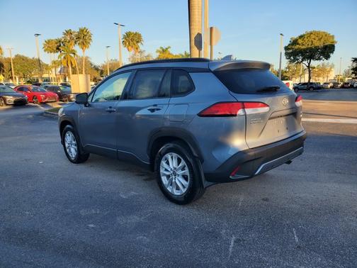 2024 Toyota Corolla Cross LE