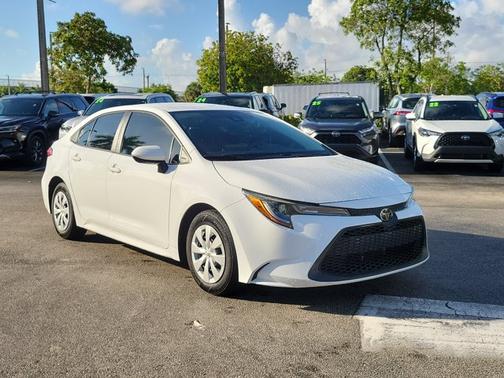 Super White 2020 Toyota Corolla L