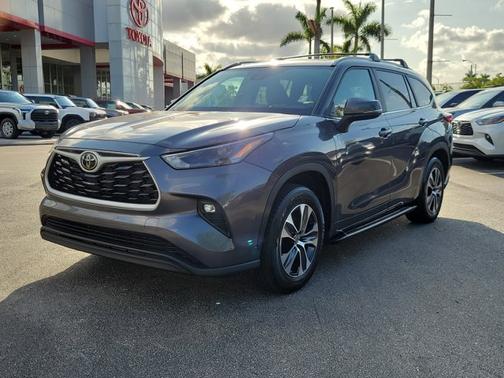 2023 Toyota Highlander XLE