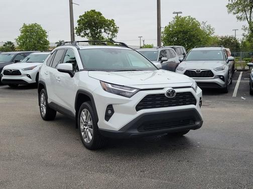 2025 Toyota RAV4 XLE Premium