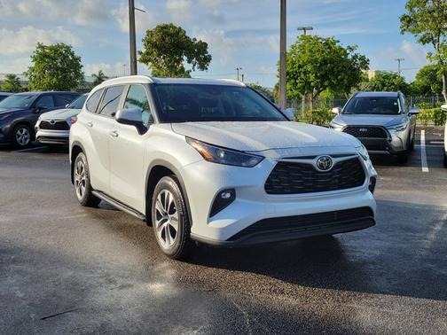 2023 Toyota Highlander XLE