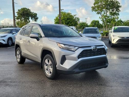 2025 Toyota RAV4 XLE