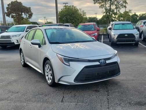2025 Toyota Corolla Hybrid LE